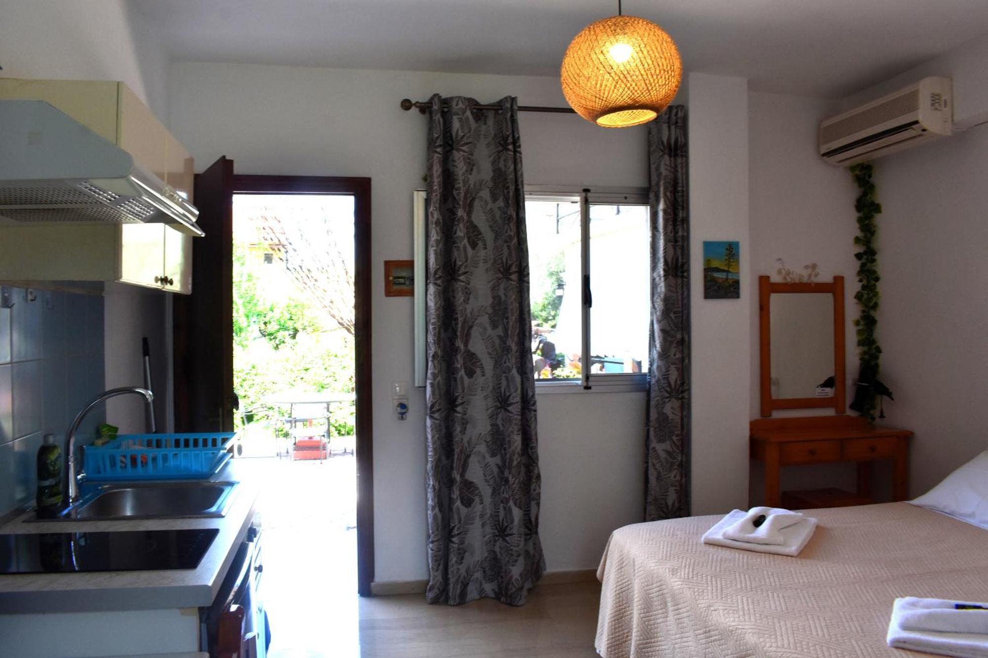 Kostas Studios Agios Georgios Pagon Exteriör bild
